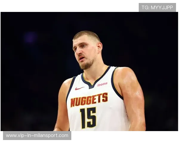 约基奇拉开空间后传球，掘金展现大局观