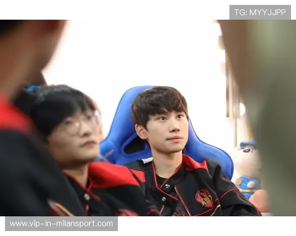 AL上路对线压制，补刀差拉开到夸张