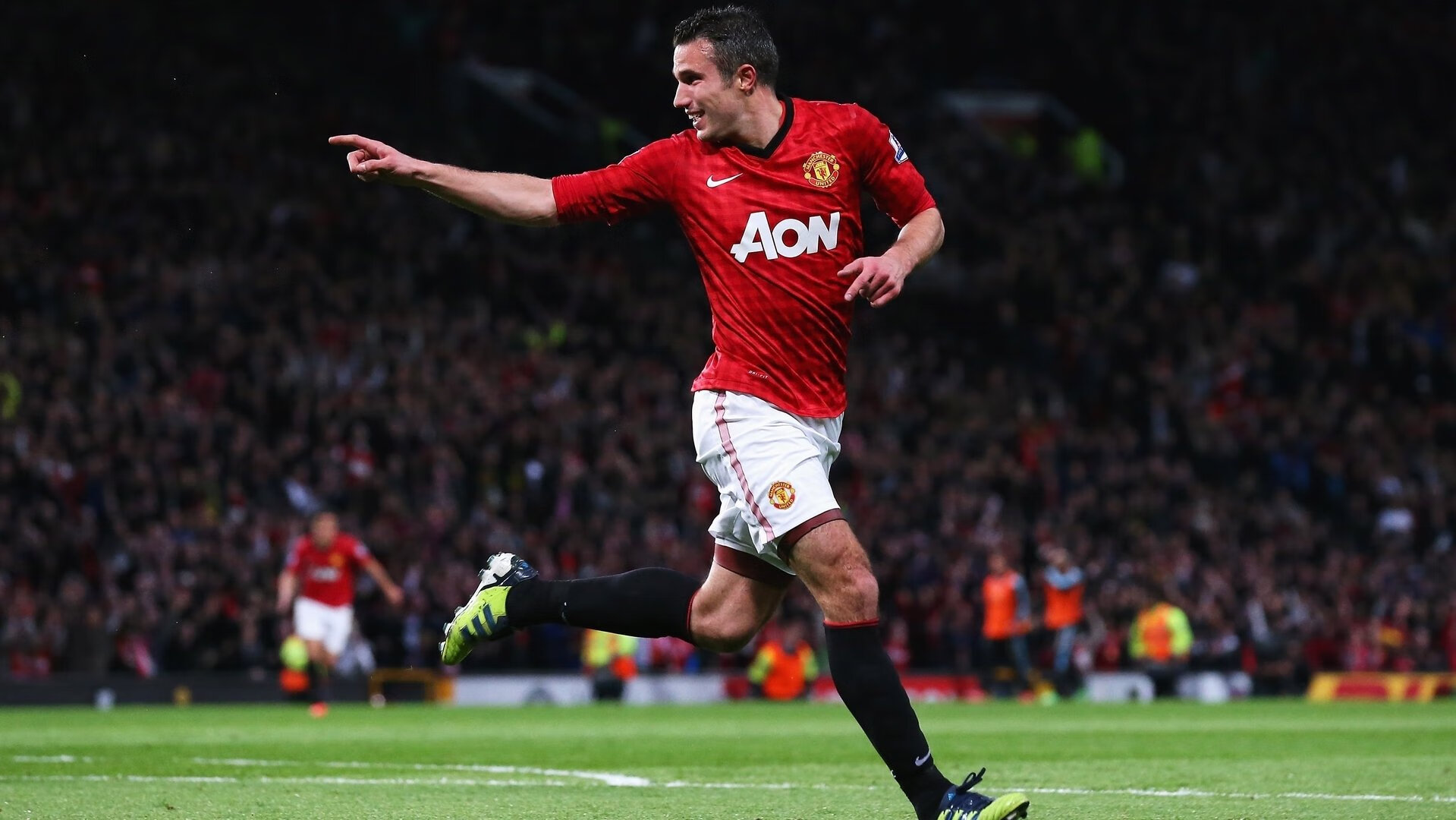 “宽板滑水:东三叉湖马鞍山赛场成运动爱好者的新天堂”